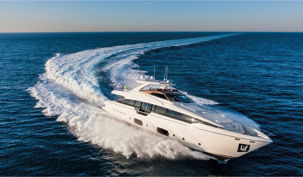 FERRETTI YACHTS 960
