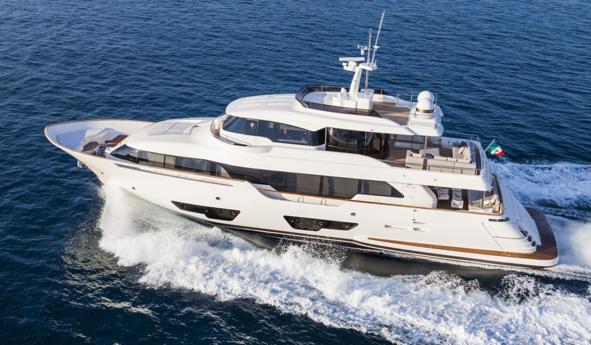 CUSTOM LINE NAVETTA 28 2016 год