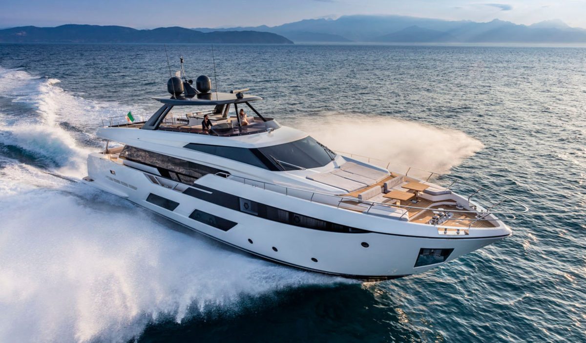 Ferretti Yachts 920