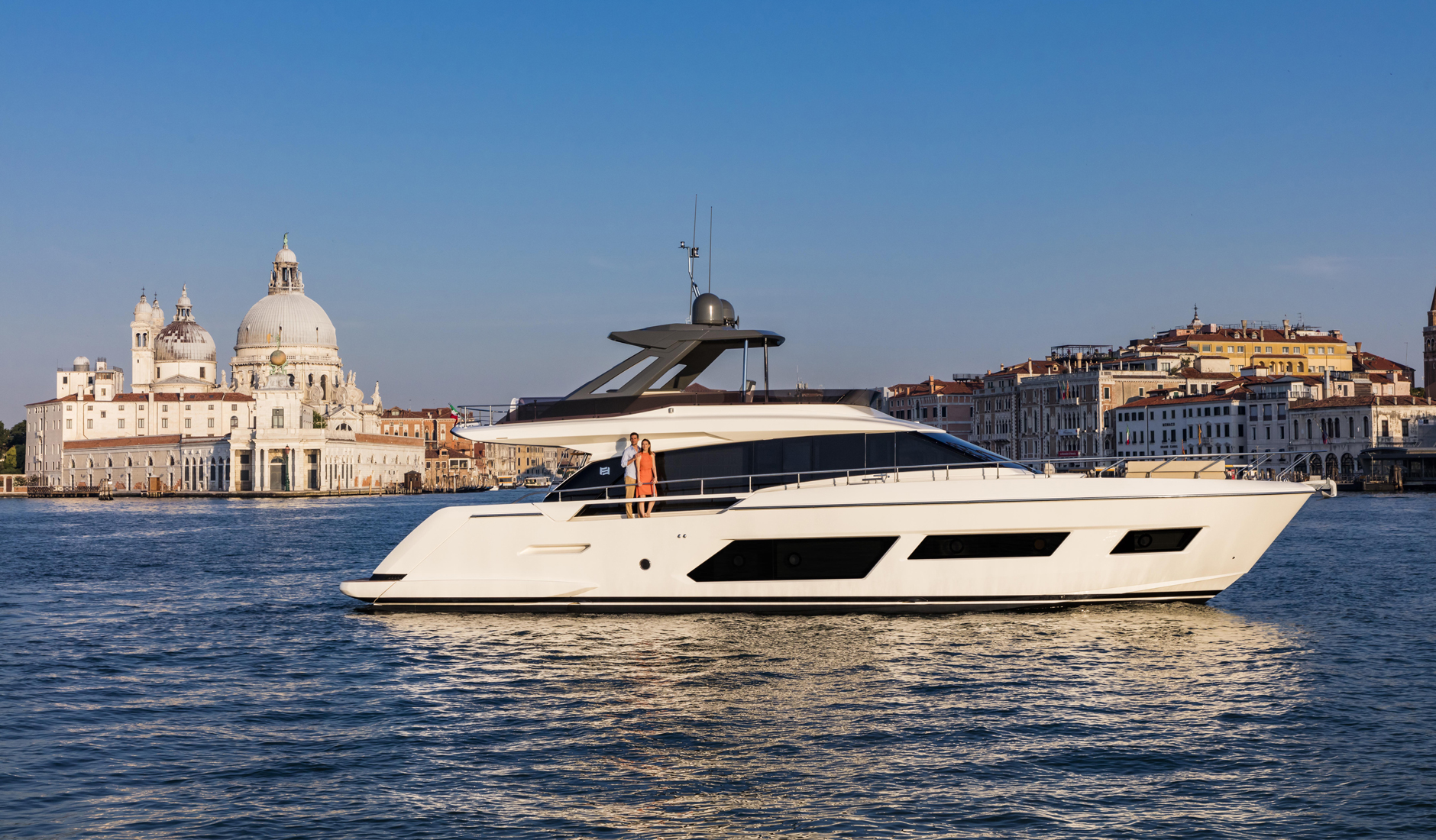 Продаж Ferretti Yachts 670