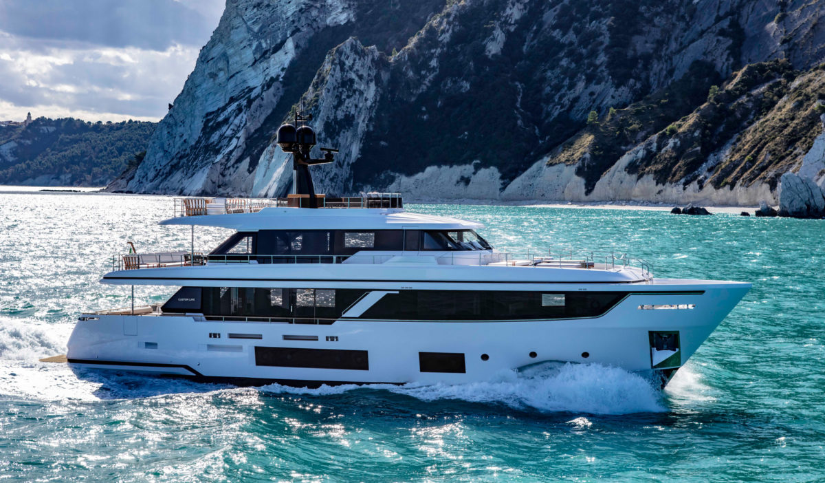 Custom Line Navetta 30