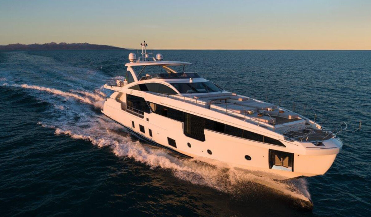 Azimut Grande 32