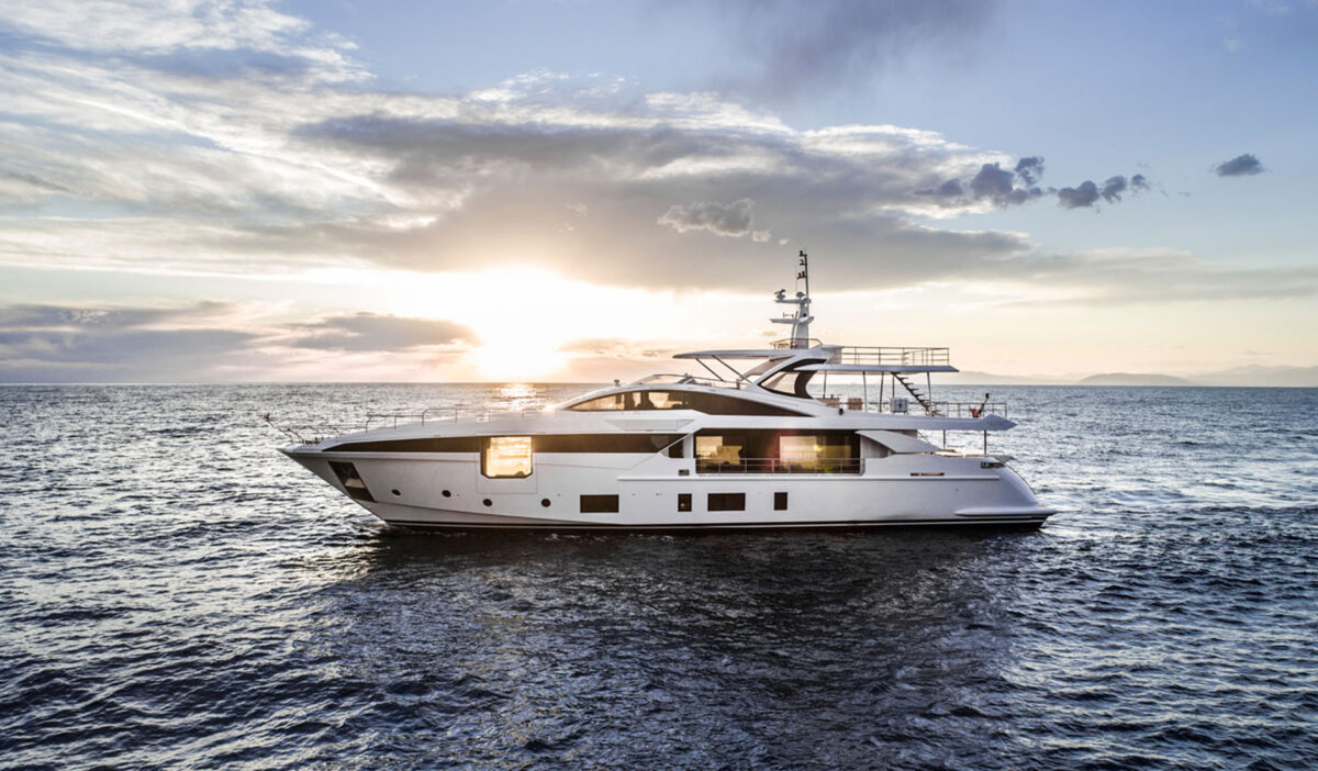 Azimut Grande 35
