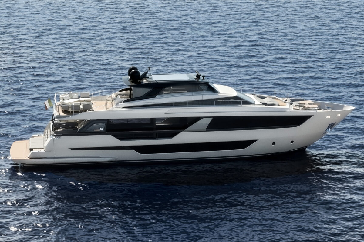 FERRETTI YACHTS 1000 SKYDECK
