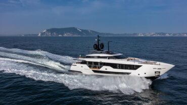 Custom Line Saetta 106