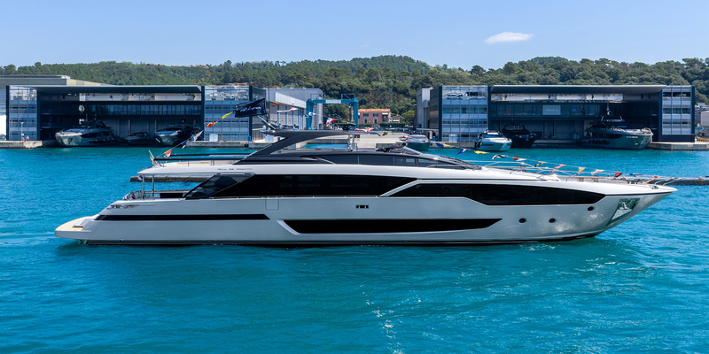 New Riva 96′ Argo Super: новый уровень комфорта и элегантности